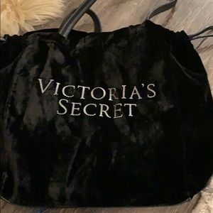 Victoria’s Secret bag💋pick 3w/lips for $20💋